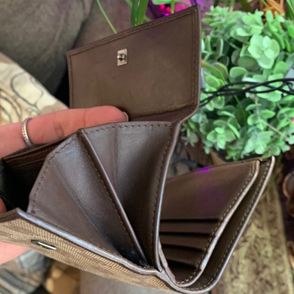1DAY SALE🔥Authentic GUCCI Monogrammed interlocking GG canv /leather snap wallet - Picture 16 of 16